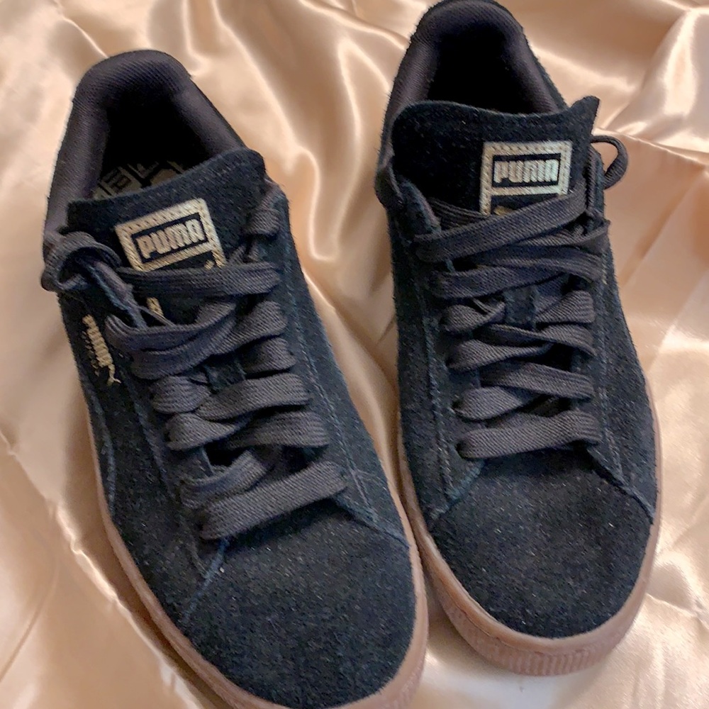 Puma Suede Black size 8.5
